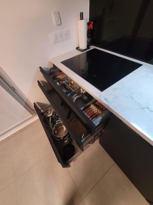 Appartement Neuf Moderne + Parking, Geneve Saint-Genis-Pouilly Exterior foto