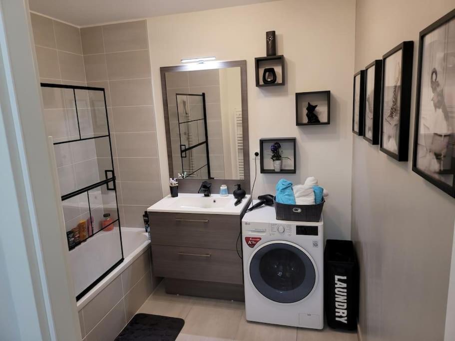 Appartement Neuf Moderne + Parking, Geneve Saint-Genis-Pouilly Exterior foto
